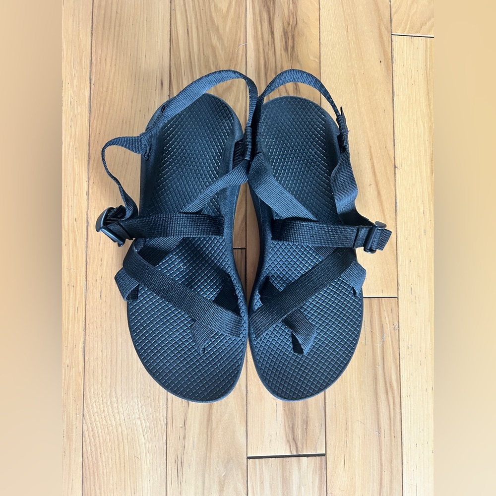 Chaco Black Strappy Sandals Womens size 11